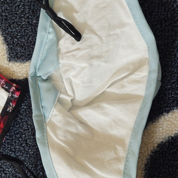 Bespoke Winter-Themed Adult Face Masks -Set of 2 - EUC - Picture 12 of 12